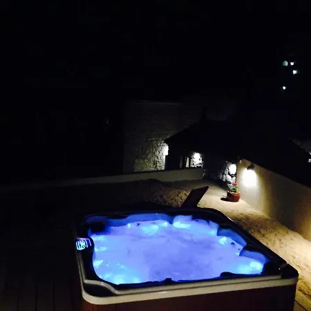 House Pirak A Holiday House In Makarska, Jacuzzi * 마카르스카