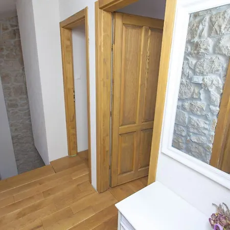 House Pirak A Holiday House In Makarska, Jacuzzi