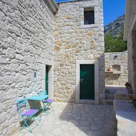 House Pirak A Holiday House In Makarska, Jacuzzi * 마카르스카