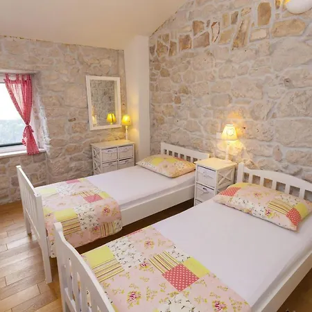 House Pirak A Holiday House In Makarska, Jacuzzi