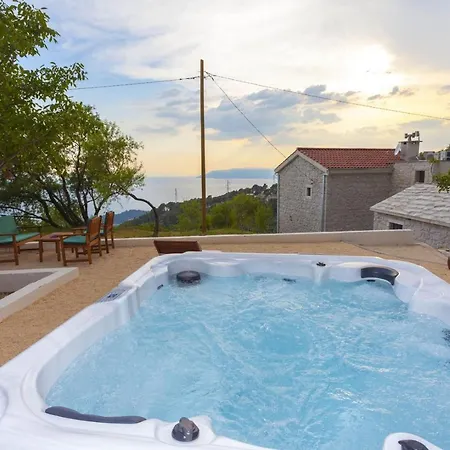 Vila House Pirak A Holiday House In Makarska, Jacuzzi Makarská