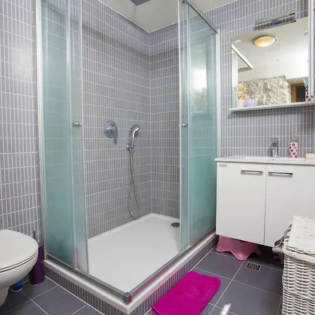 House Pirak A Holiday House In Makarska, Jacuzzi Villa