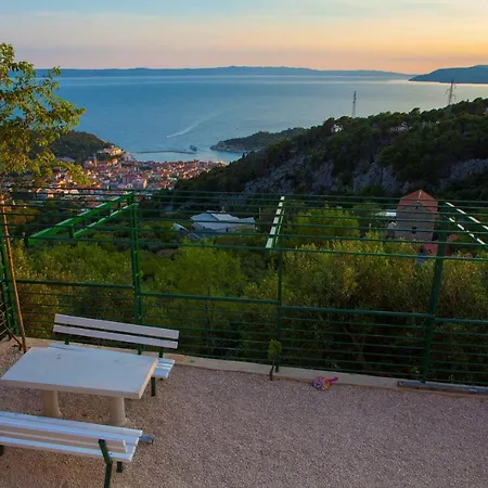 House Pirak A Holiday House In Makarska, Jacuzzi